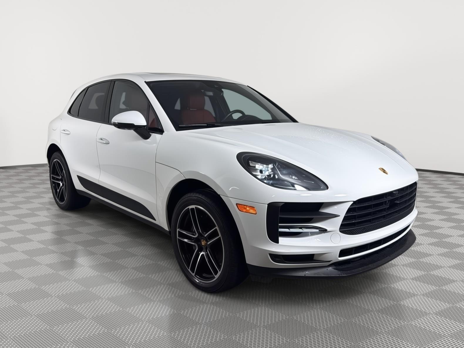  2021 Porsche Macan AWD   