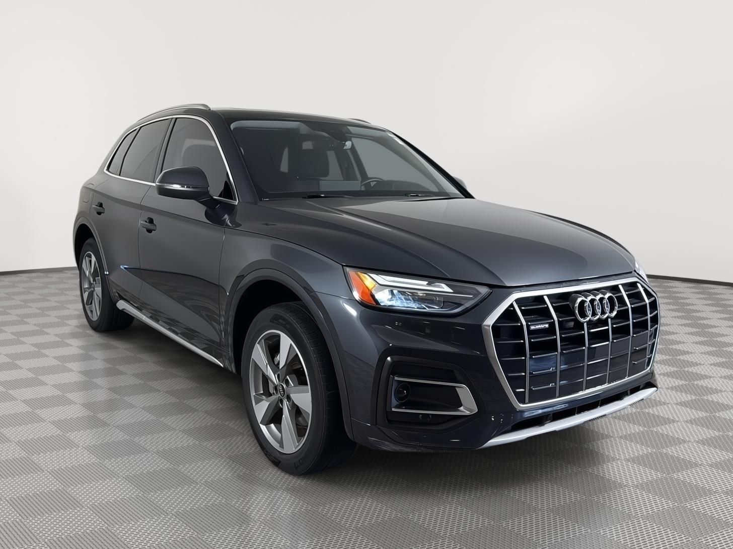 Manhattan Gray Metallic 2024 Audi Q5 SUV / Crossover All-Wheel Drive Automatic