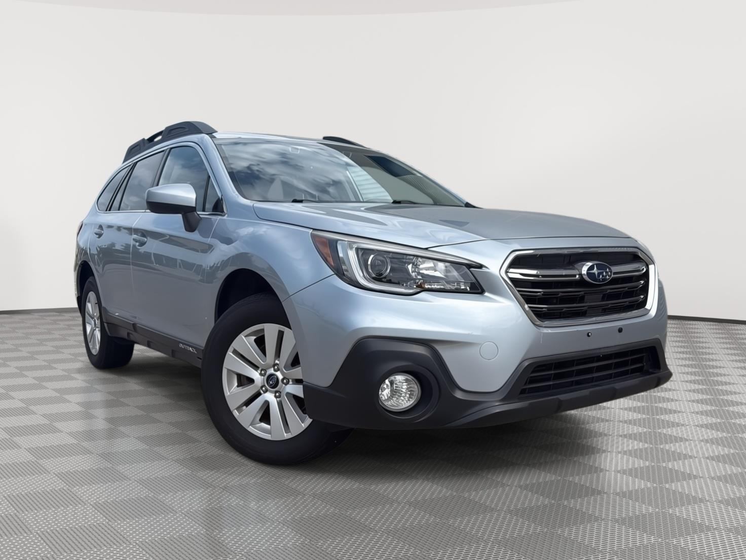 Ice Silver Metallic 2019 Subaru Outback Wagon All-Wheel Drive Automatic