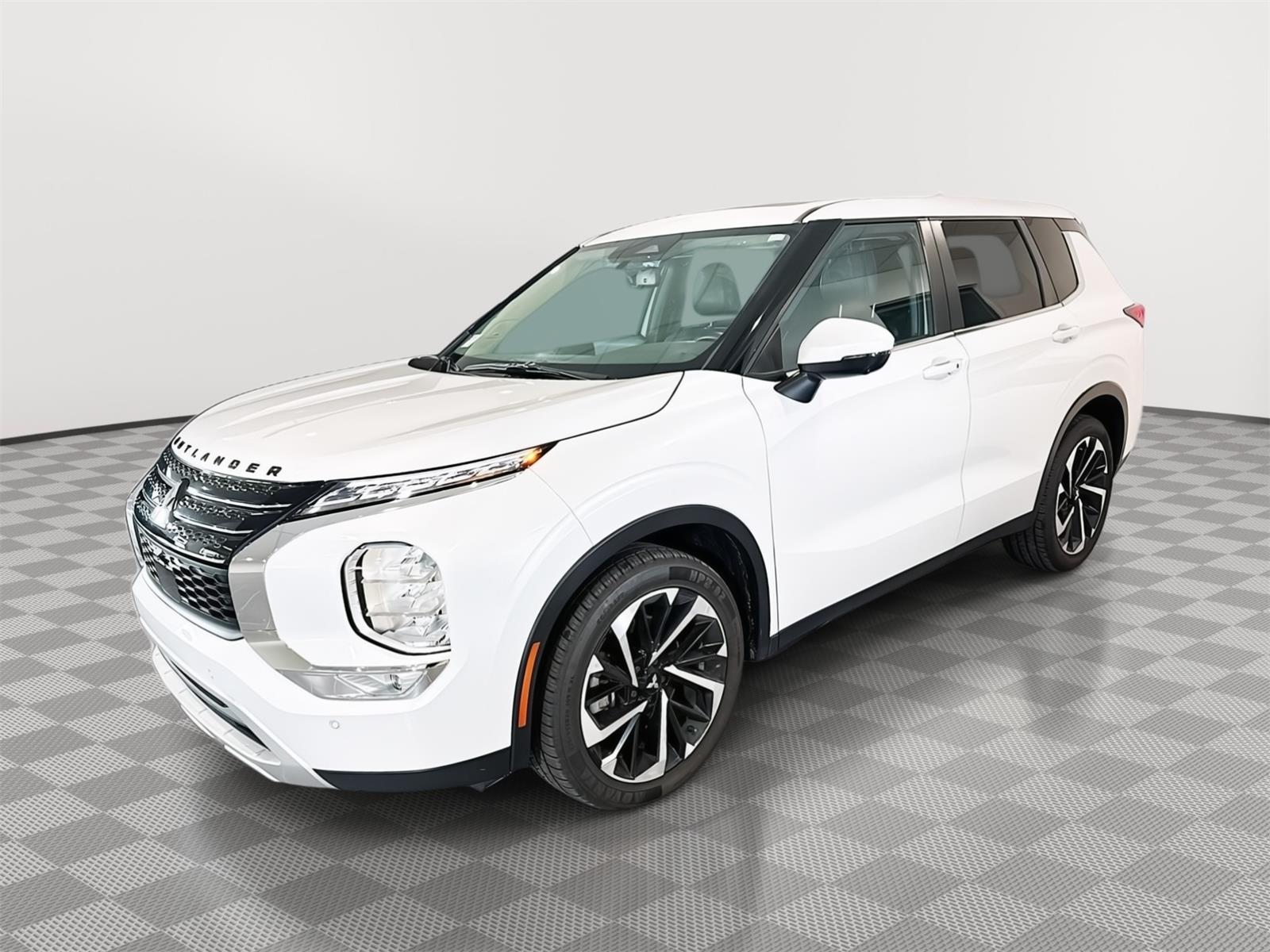 White Diamond 2024 Mitsubishi Outlander SE FWD SUV / Crossover Front-Wheel Drive Continuously Variable Transmission