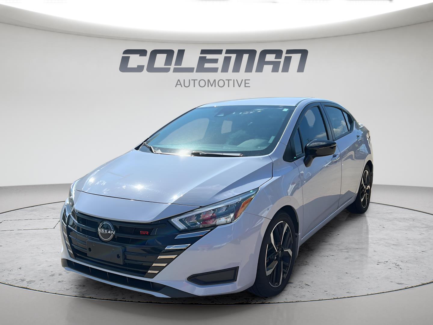 2023 Nissan Versa SR FWD