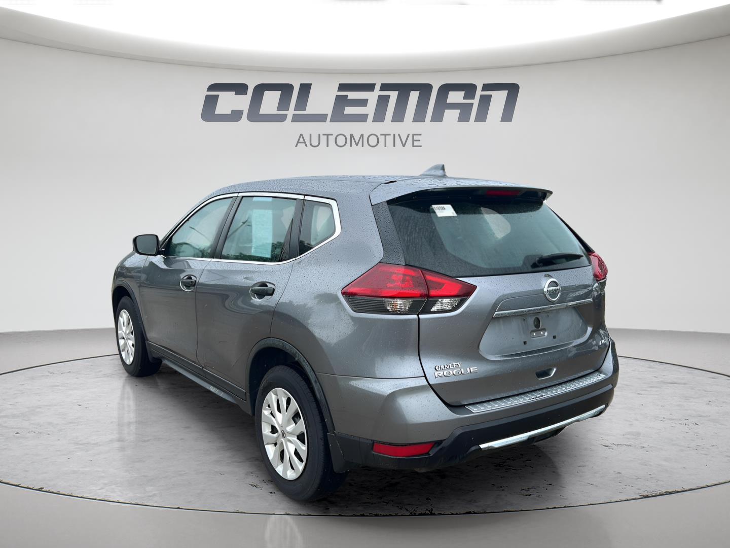 View vehicle photo 4