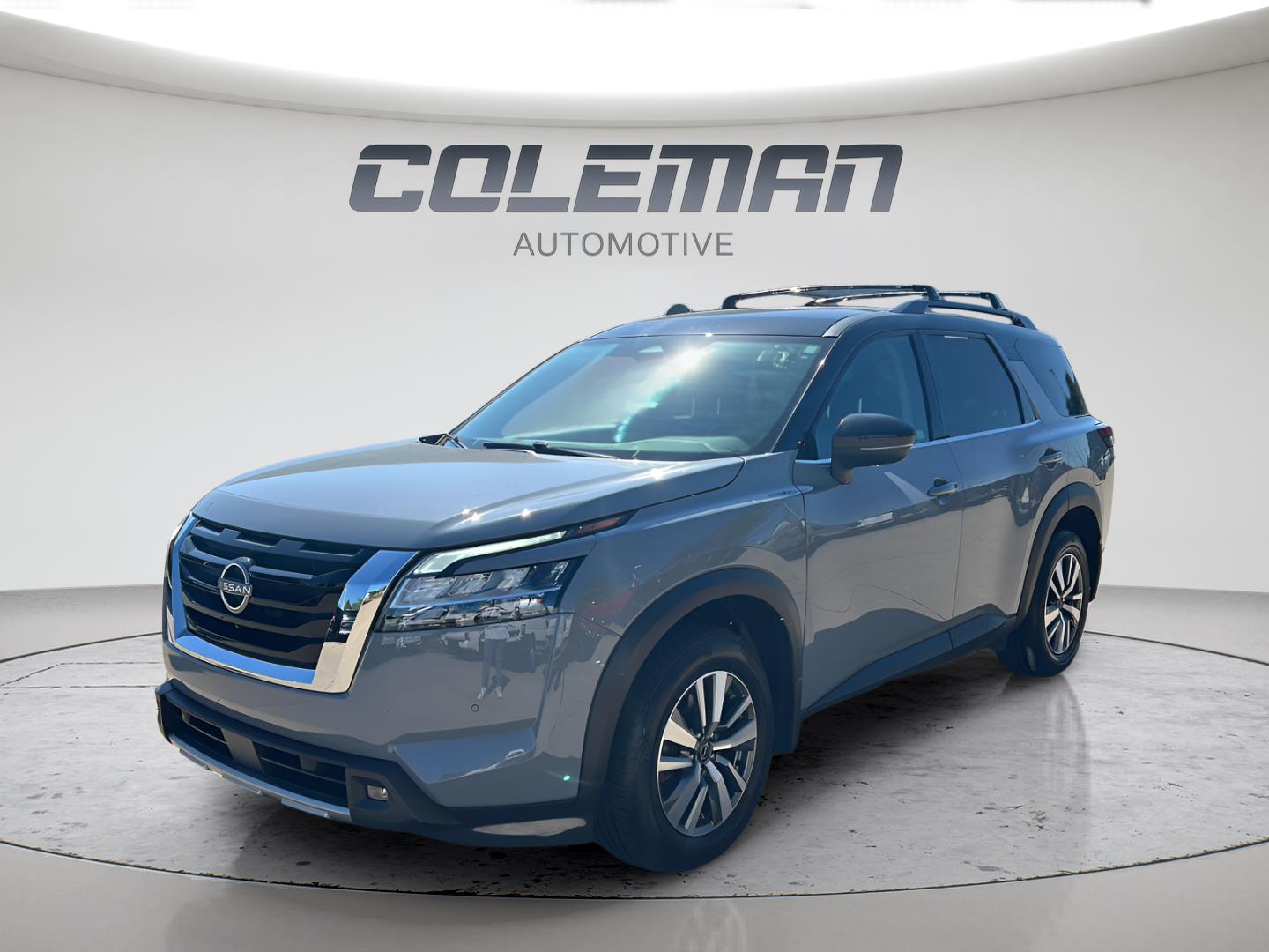  2023 Nissan Pathfinder SL 4WD   