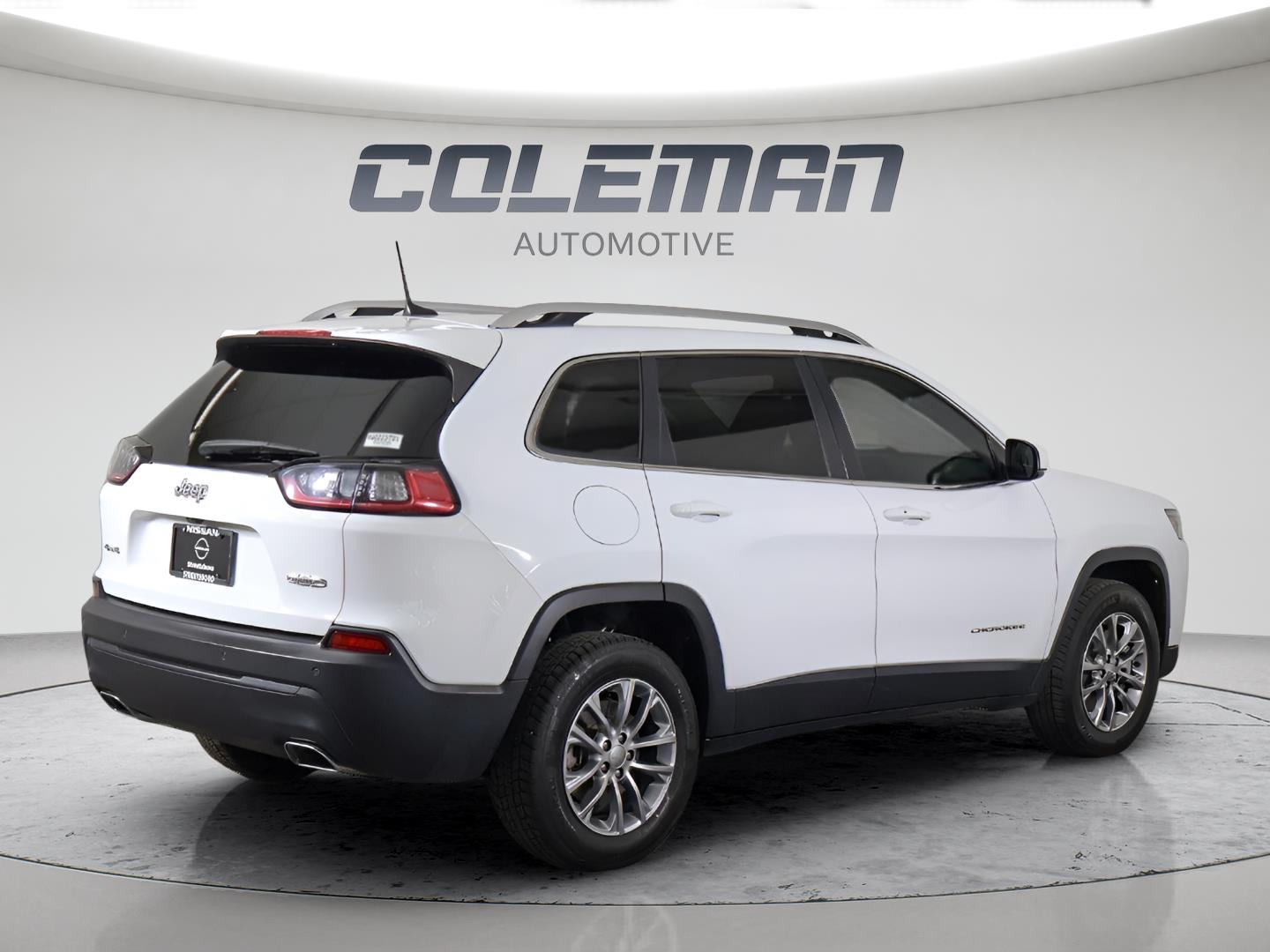 View vehicle photo 5