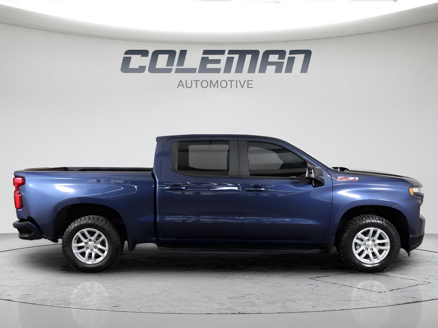 View vehicle photo 4