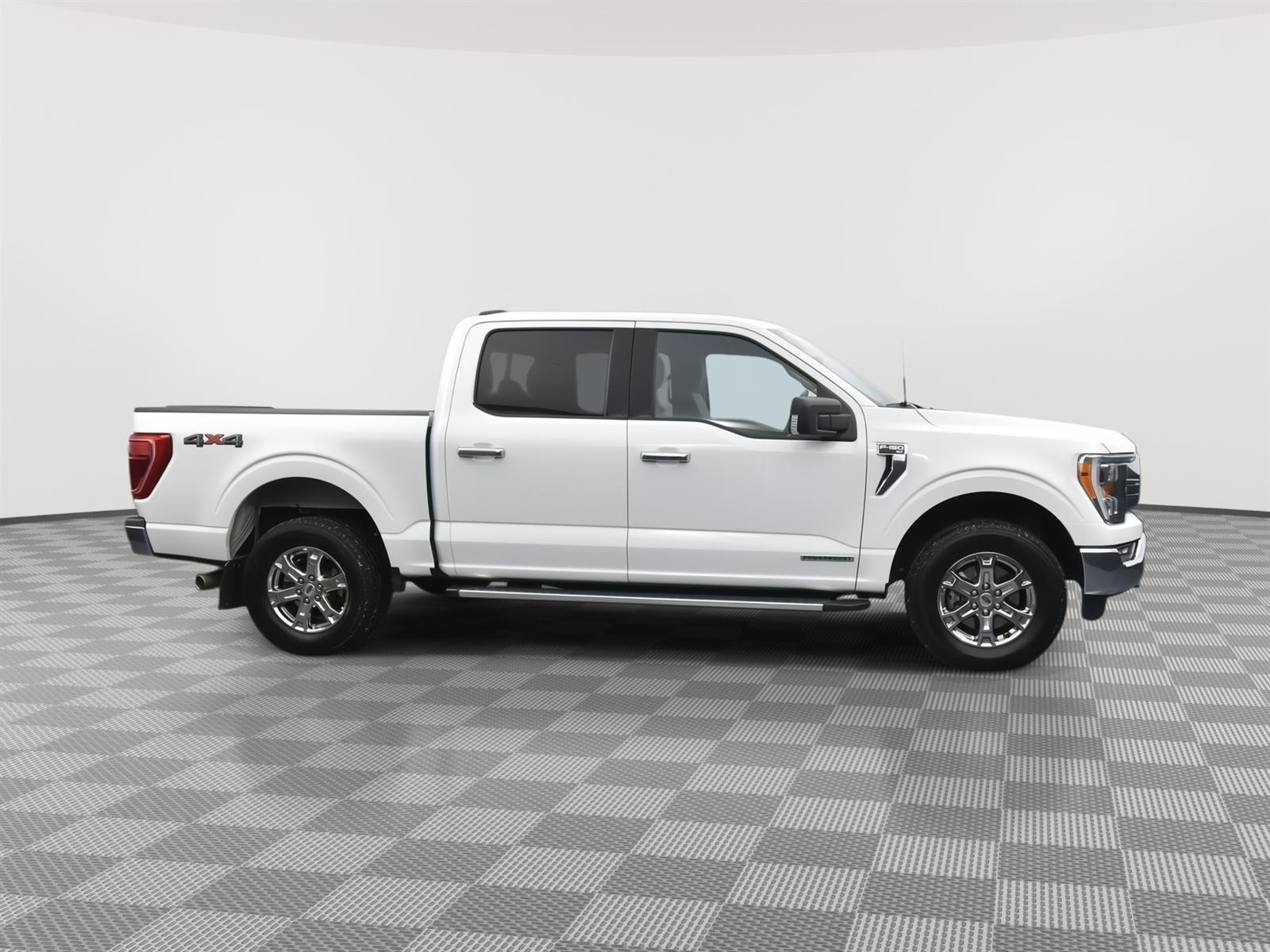 Used 2022 Ford F-150 XLT Crew Cab Truck for sale in Grand Island NE