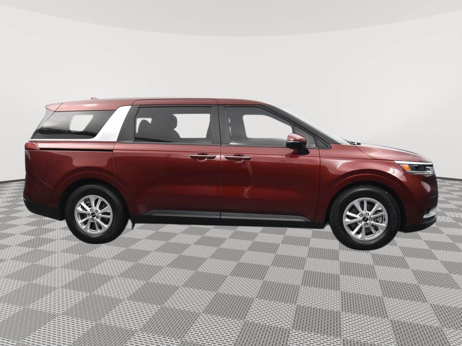 Used 2022 Kia Carnival LXS Minivans for sale in Grand Island NE