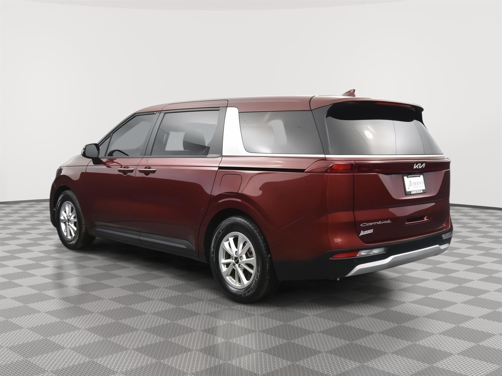 Used 2022 Kia Carnival LXS Minivans for sale in Grand Island NE