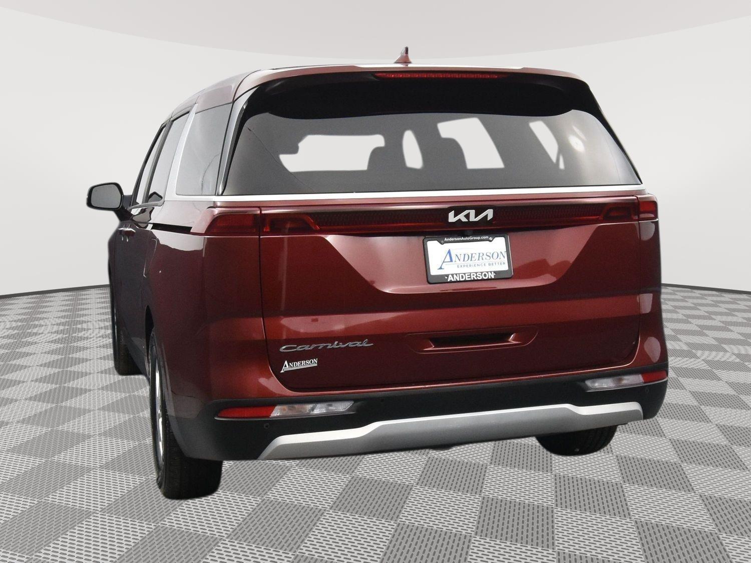 Used 2022 Kia Carnival LXS Minivans for sale in Grand Island NE