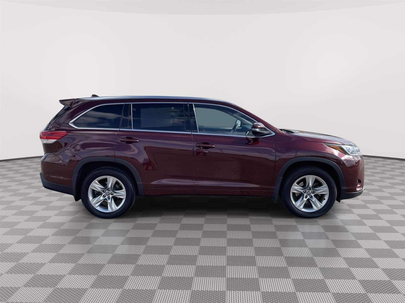 Used 2017 Toyota Highlander Limited SUV for sale in Grand Island NE