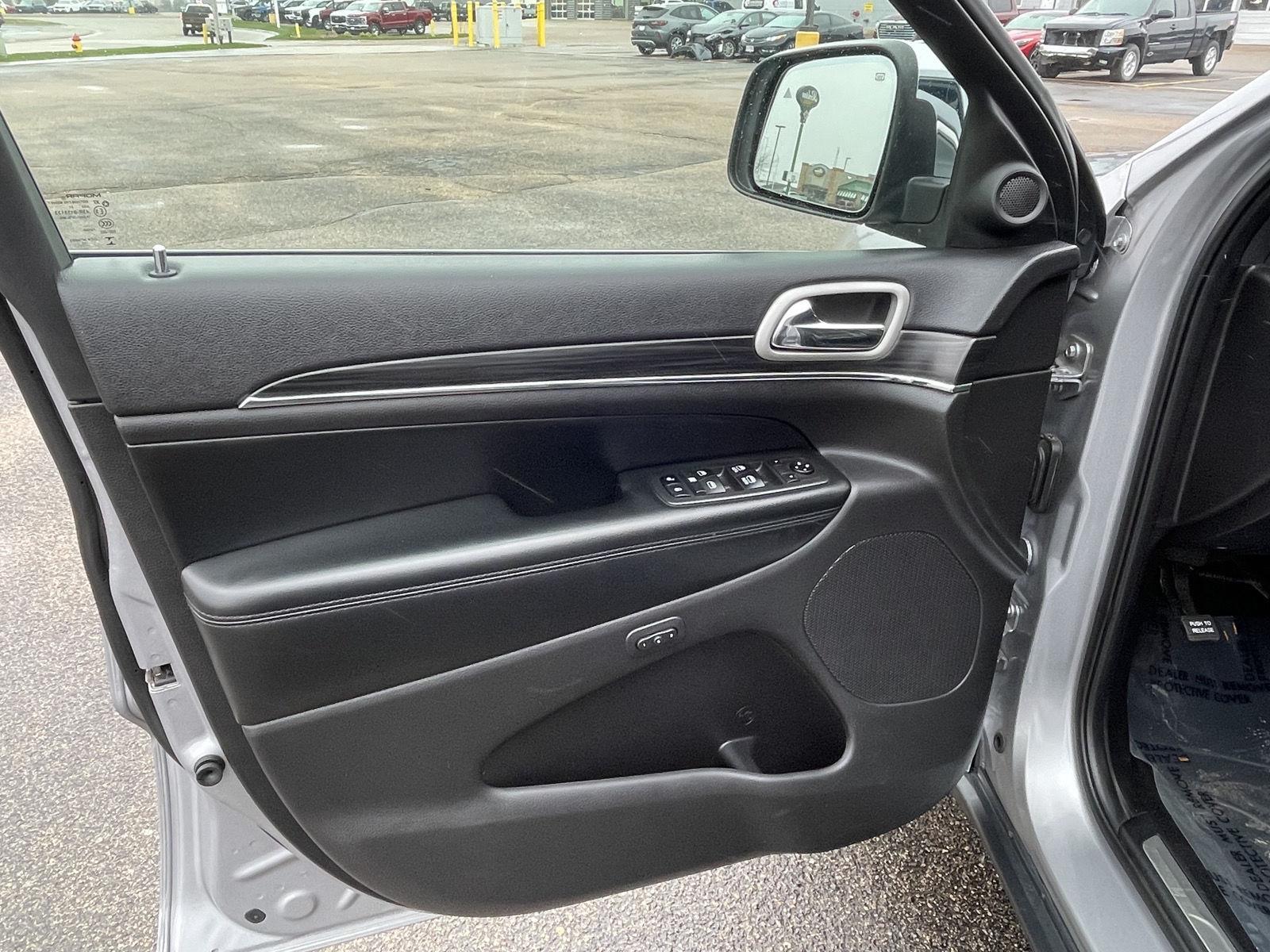 Pre-Owned 2021 Jeep Grand Cherokee for sale in Grand Island NE