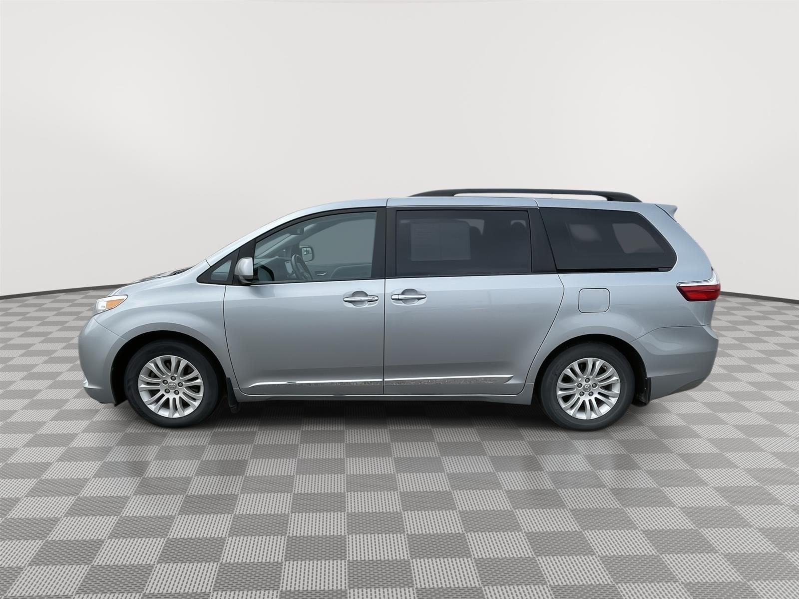 Used 2015 Toyota Sienna XLE Premium Minivans for sale in Grand Island NE