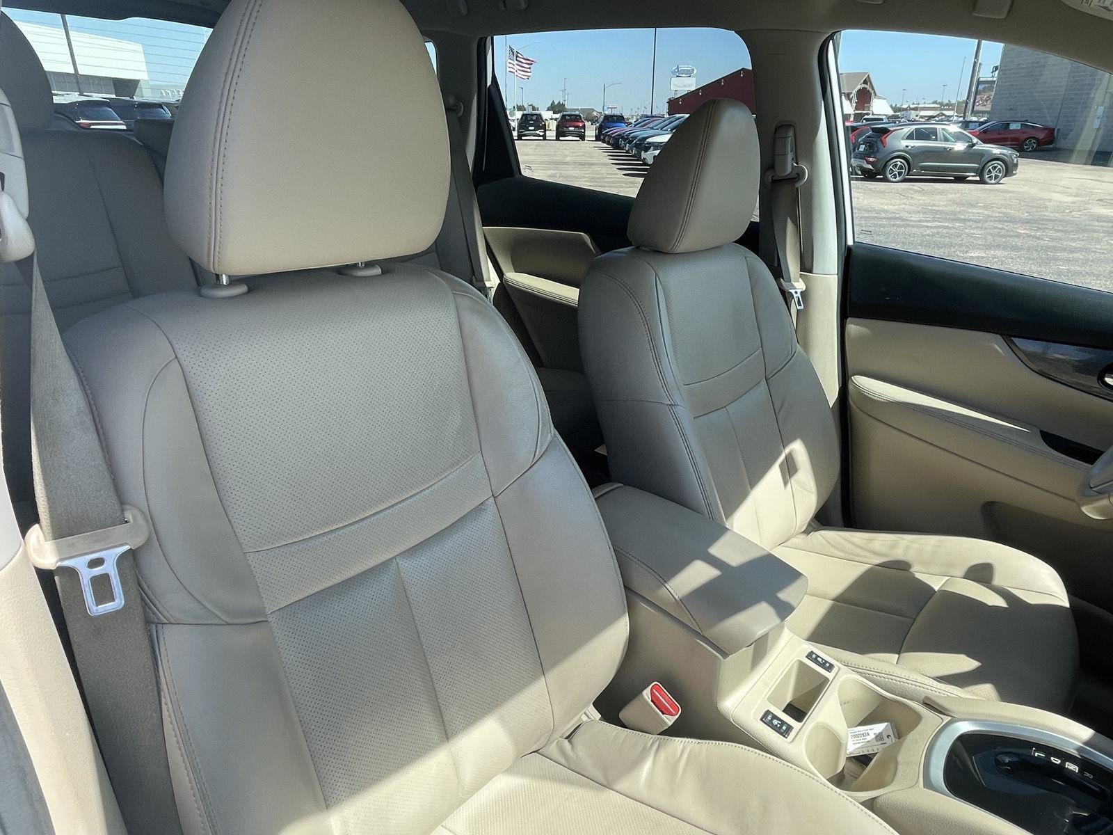 Used 2014 Nissan Rogue SL SUV for sale in Grand Island NE