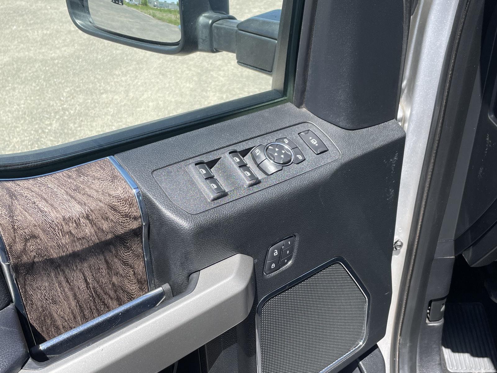 Used 2019 Ford Super Duty F-350 SRW Lariat Super Cab Truck for sale in Grand Island NE