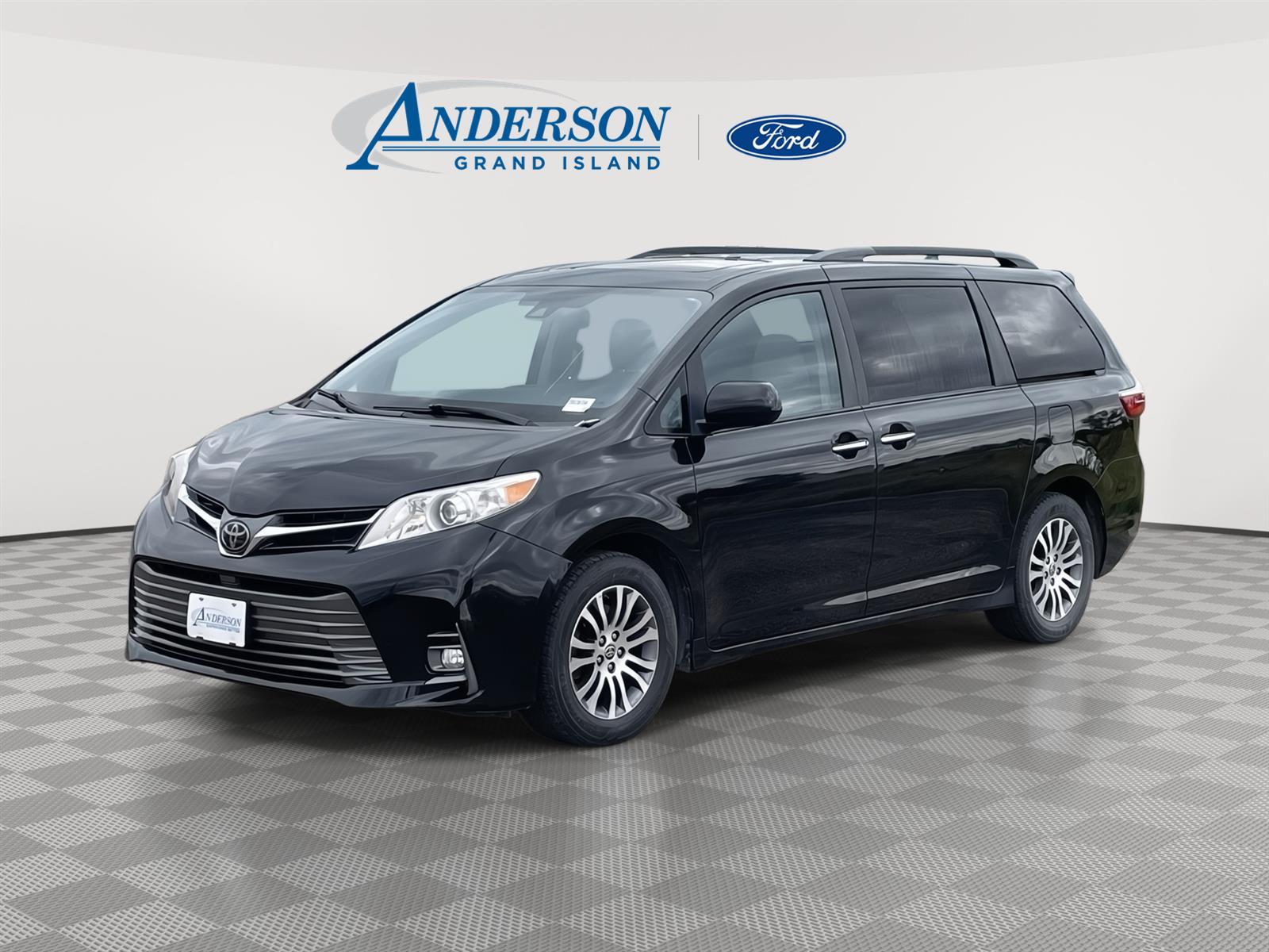 Used 2020 Toyota Sienna XLE Minivans for sale in Grand Island NE