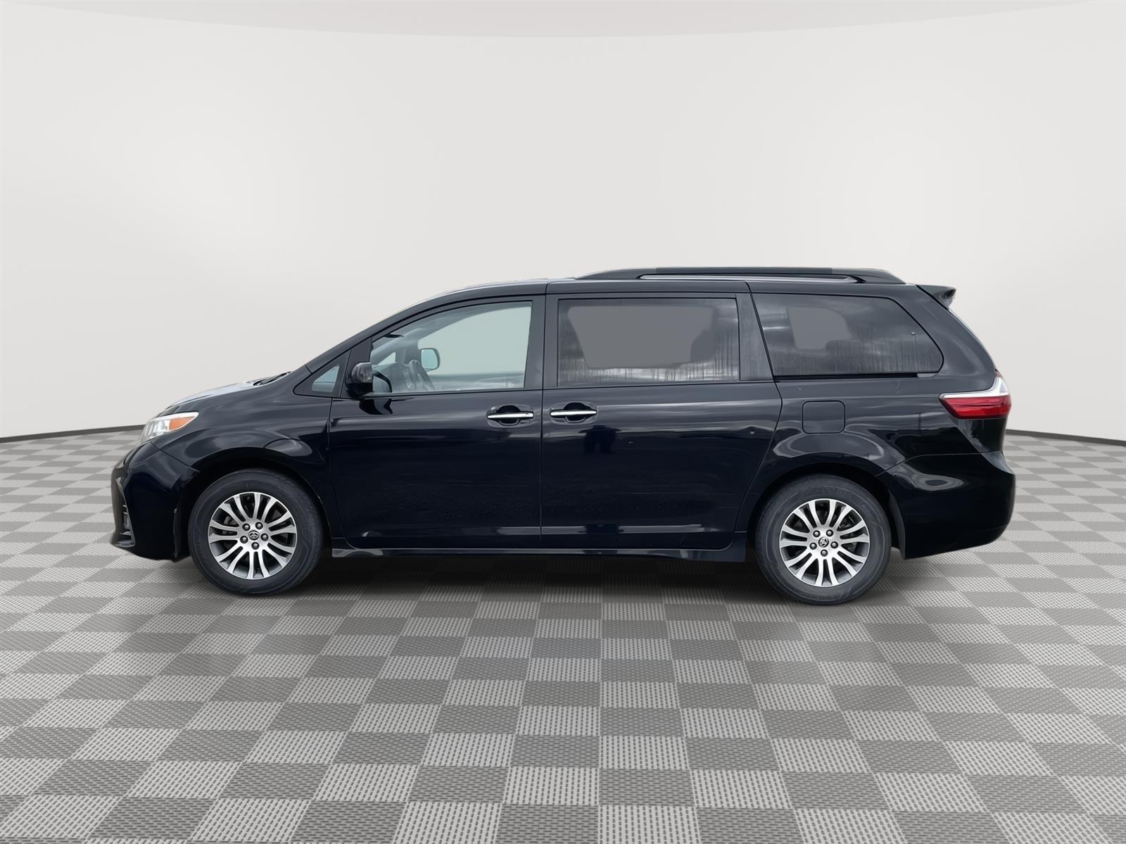 Used 2020 Toyota Sienna XLE Minivans for sale in Grand Island NE