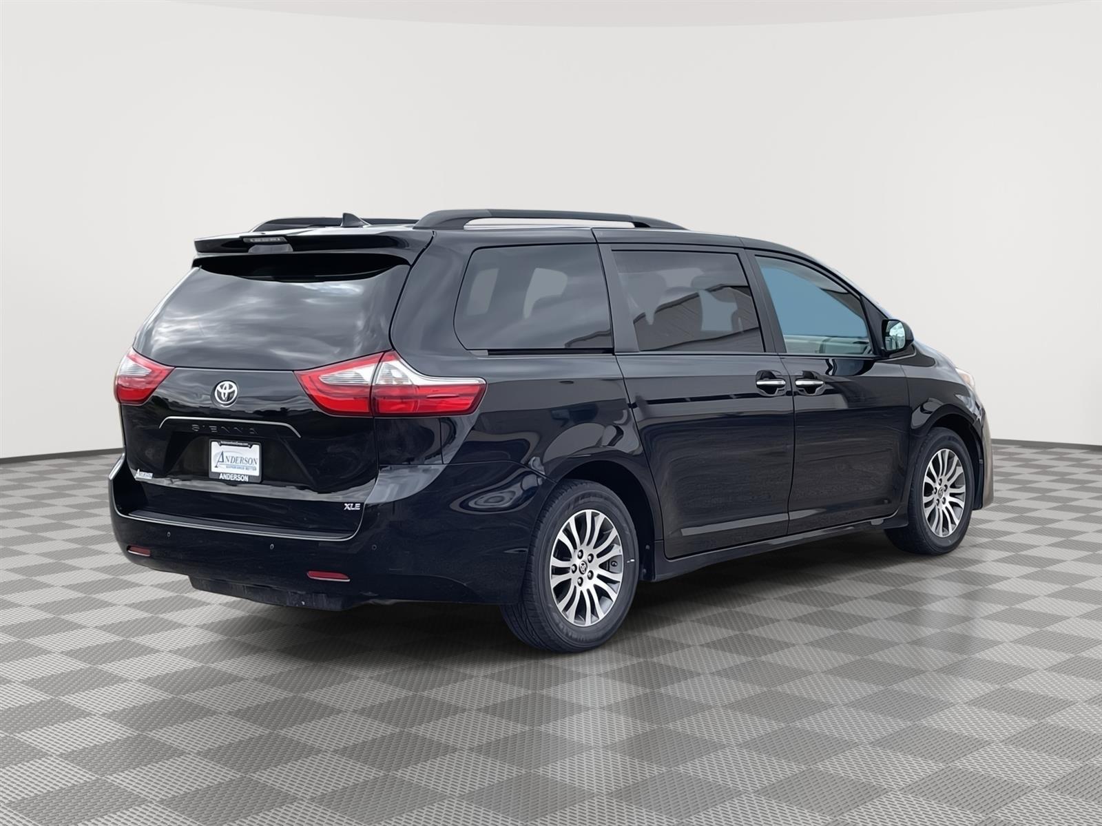 Pre-Owned 2020 Toyota Sienna for sale in Grand Island NE
