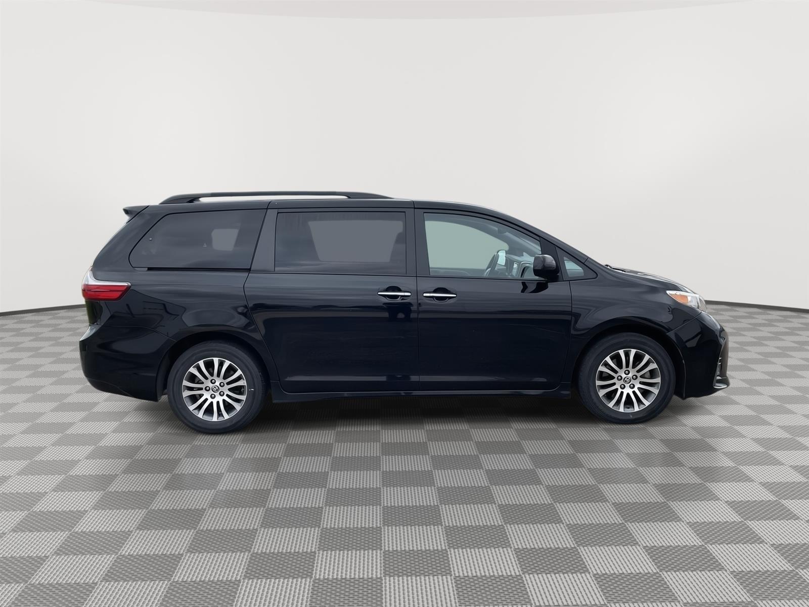 Pre-Owned 2020 Toyota Sienna for sale in Grand Island NE
