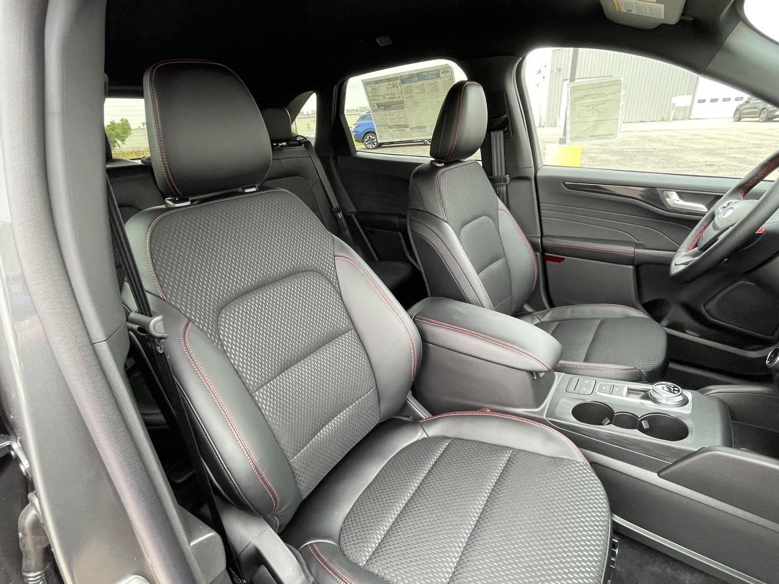 New 2025 Ford Escape ST-Line Select SUV for sale in Grand Island NE