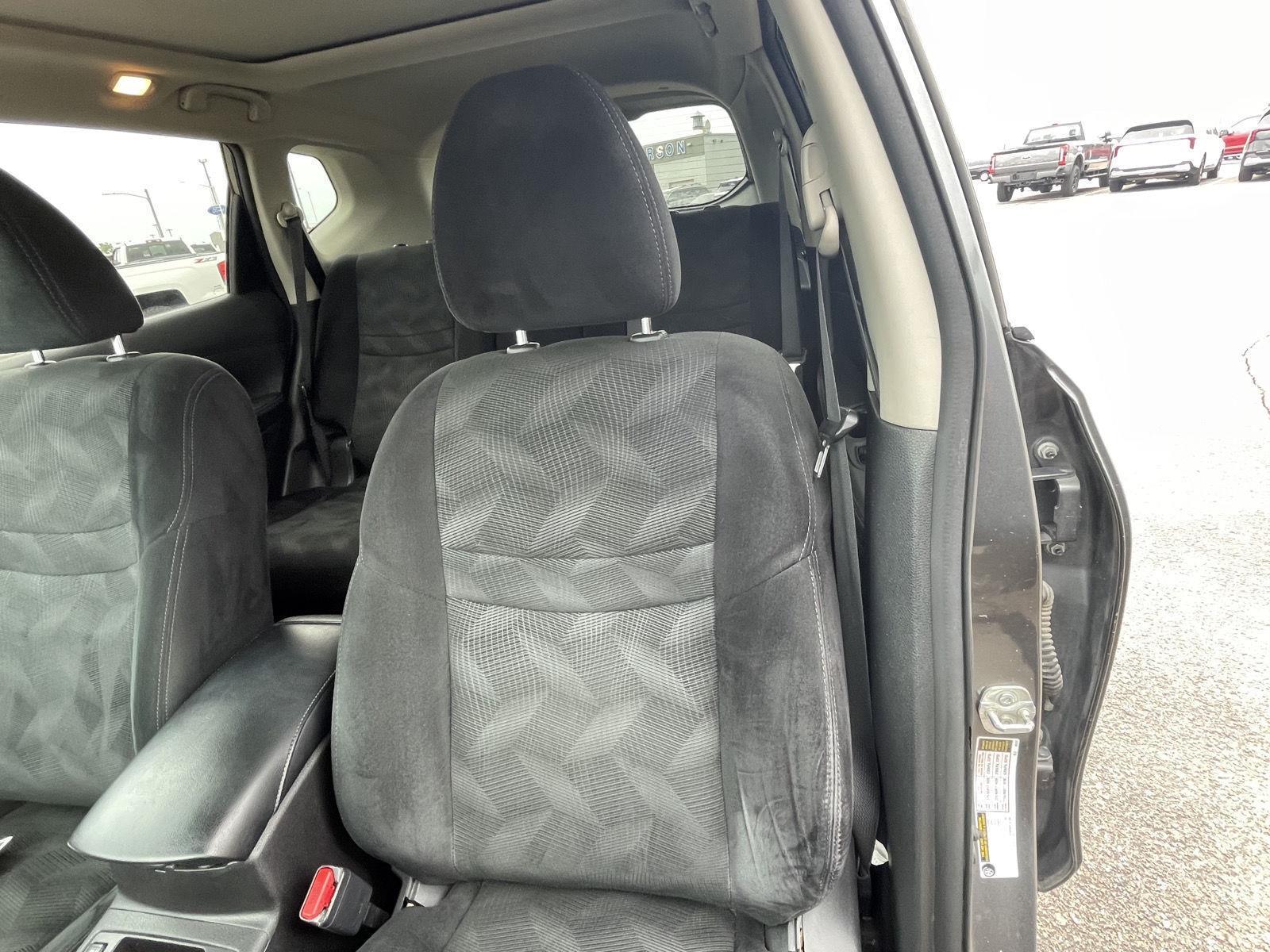 Pre-Owned 2016 Nissan Rogue for sale in Grand Island NE