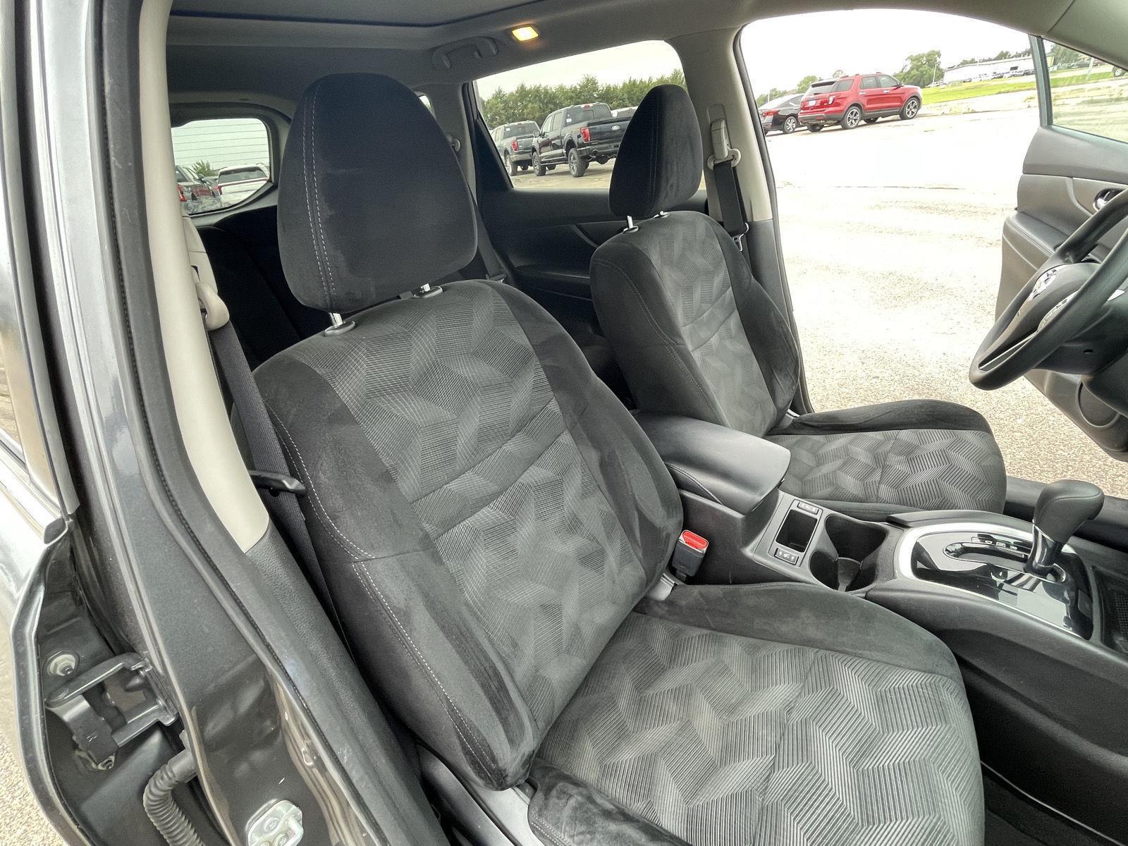 Pre-Owned 2016 Nissan Rogue for sale in Grand Island NE