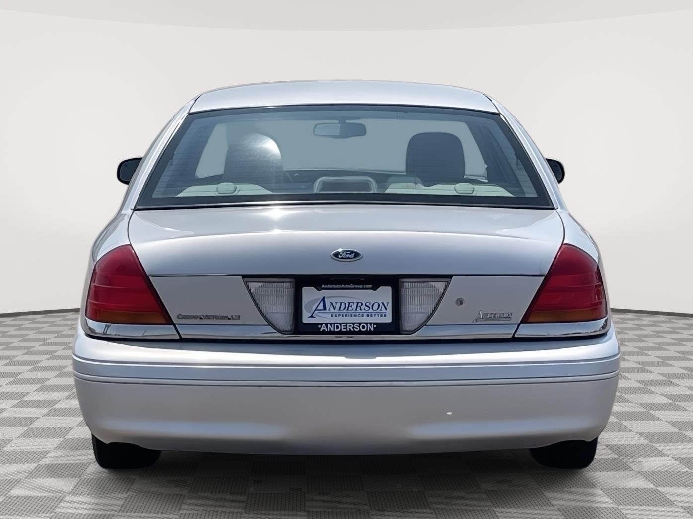 Used 2003 Ford Crown Victoria LX Sedan for sale in Grand Island NE