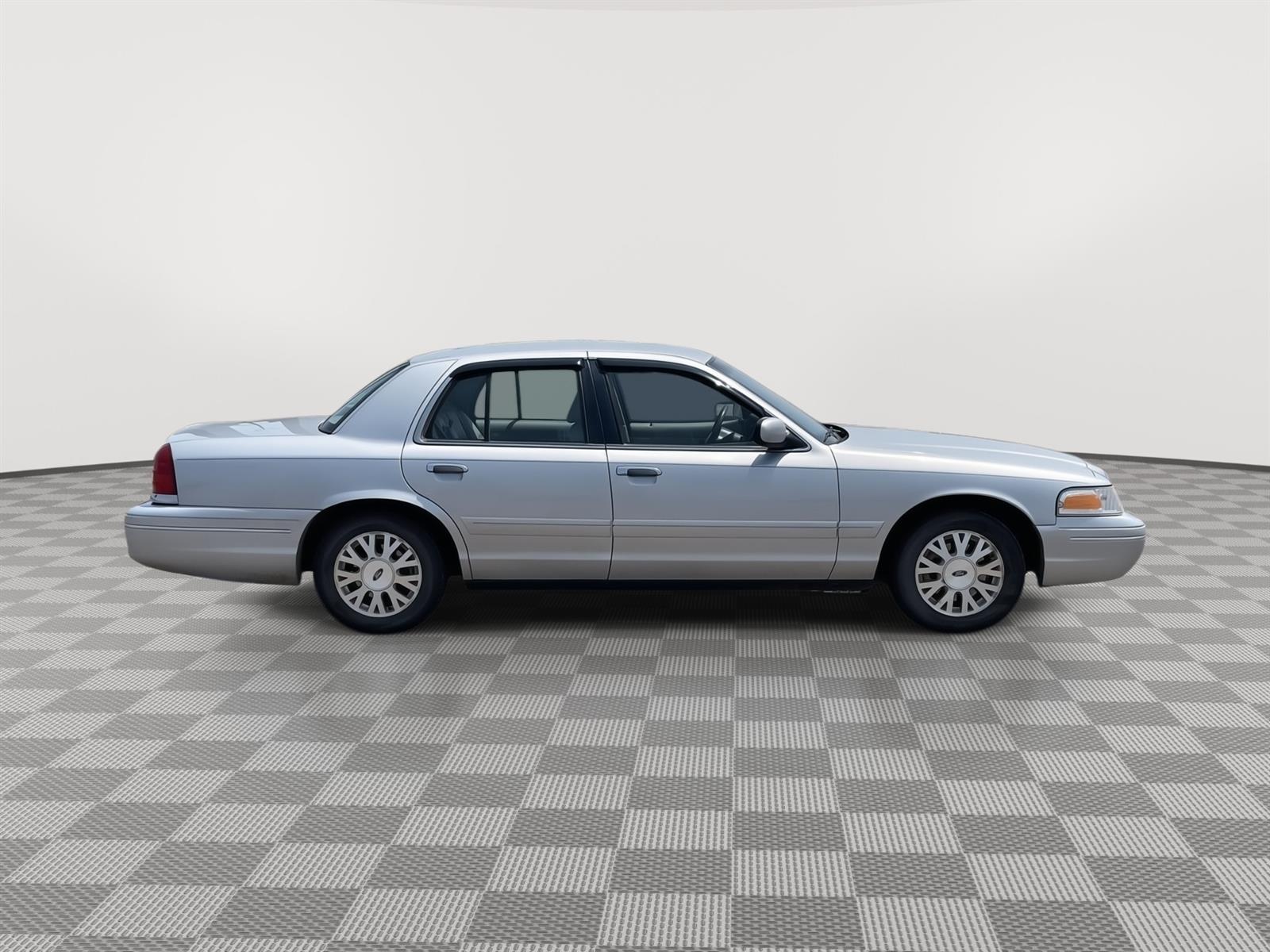 Used 2003 Ford Crown Victoria LX Sedan for sale in Grand Island NE
