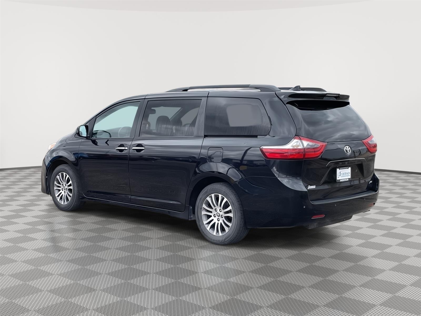 Used 2020 Toyota Sienna XLE Minivans for sale in Grand Island NE