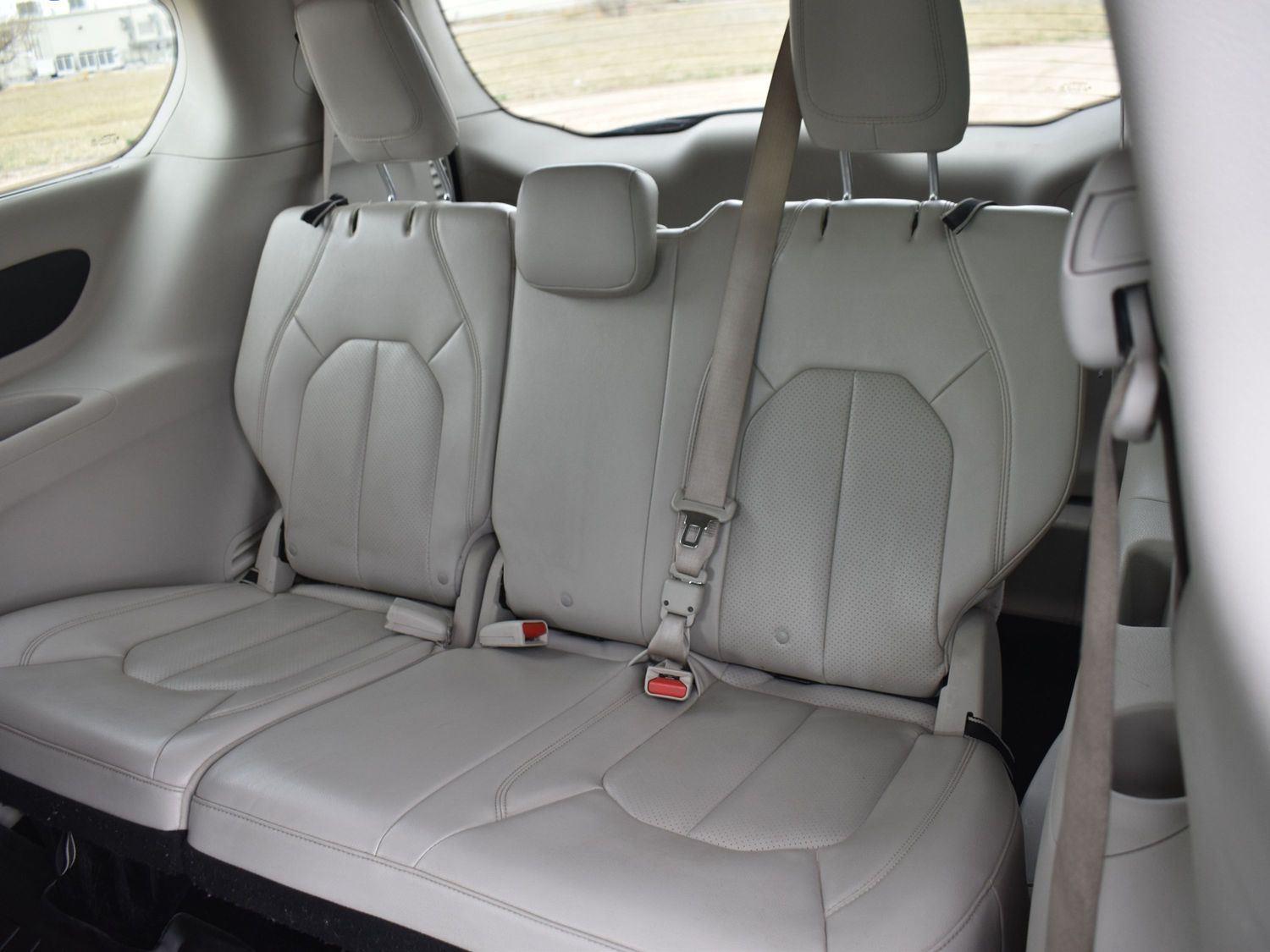 Used 2018 Chrysler Pacifica Touring L Minivans for sale in Grand Island NE