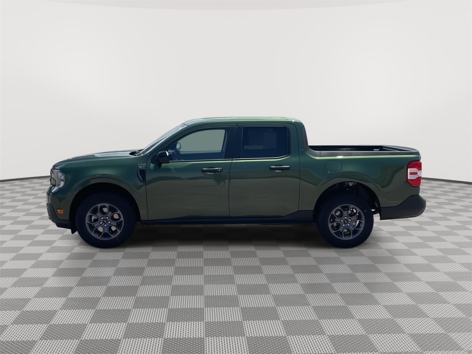 2025 Ford Maverick XLT photo 2