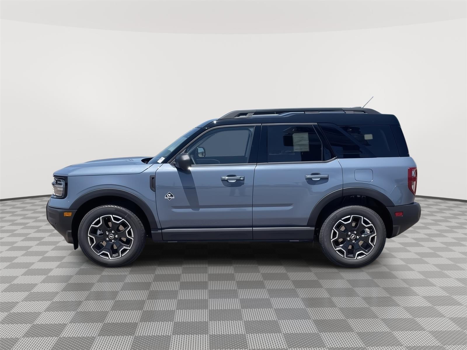 2025 Ford Bronco Sport Outer Banks photo 2