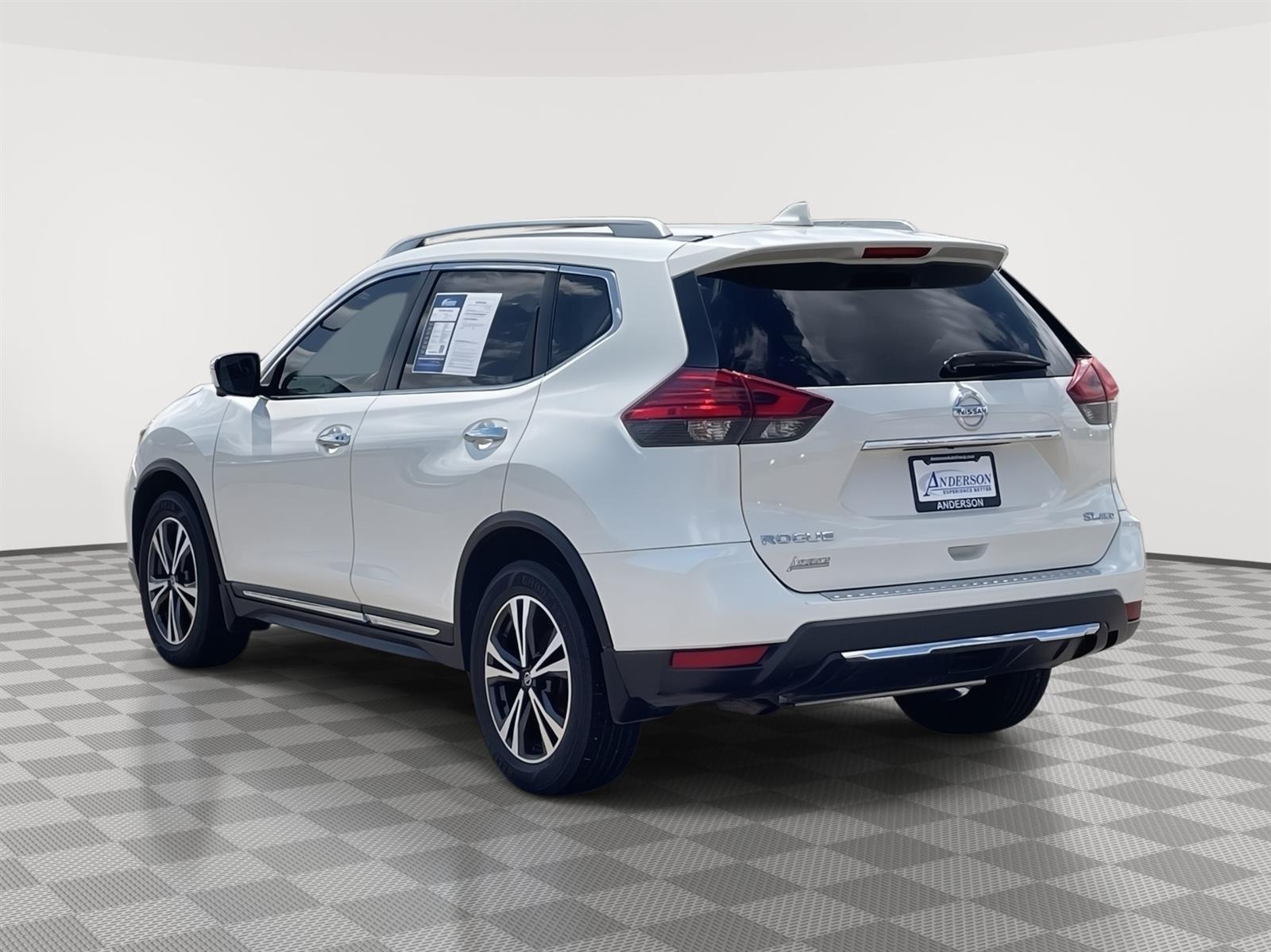 Used 2017 Nissan Rogue SL SUV for sale in Grand Island NE