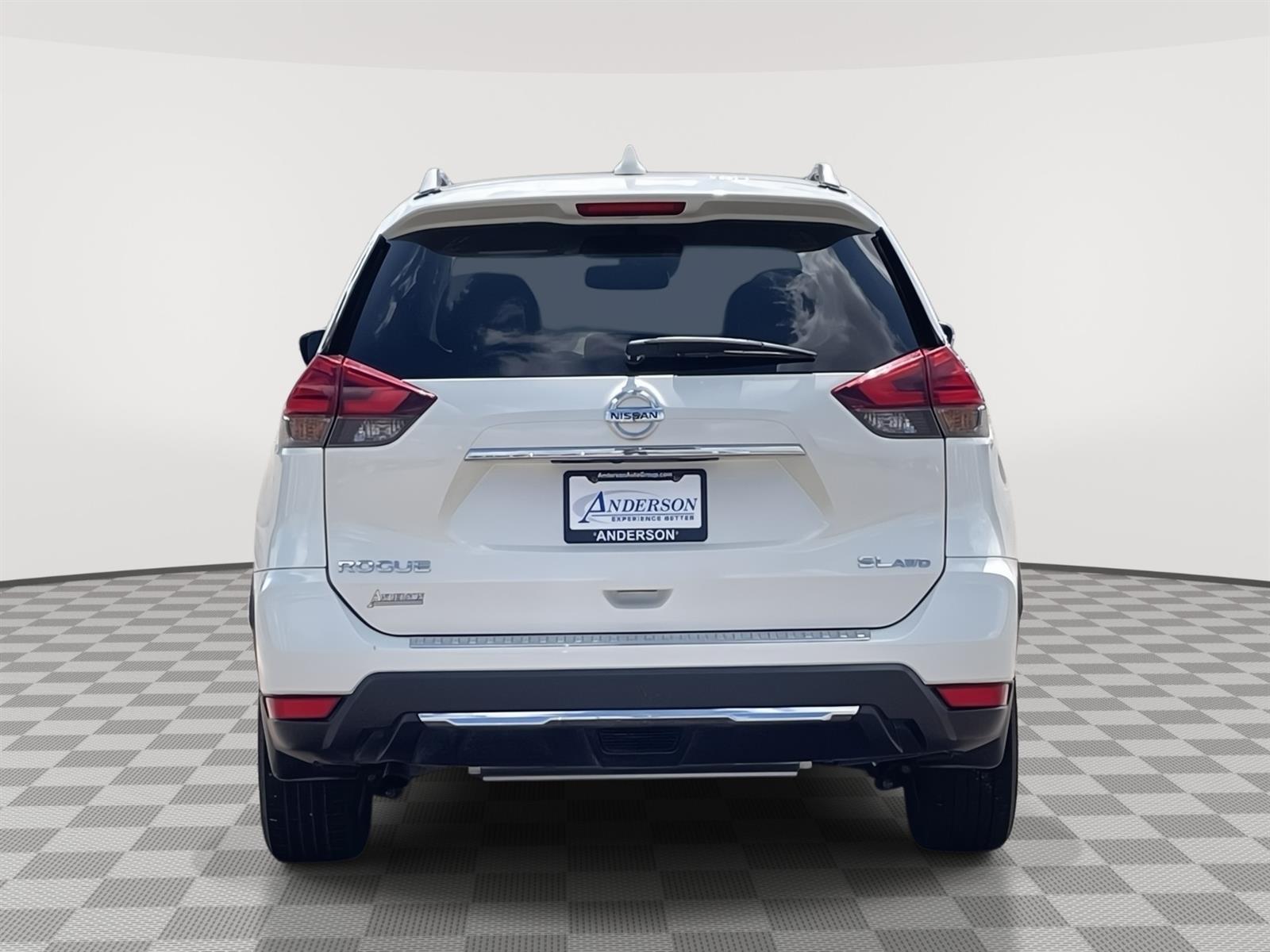 Used 2017 Nissan Rogue SL SUV for sale in Grand Island NE