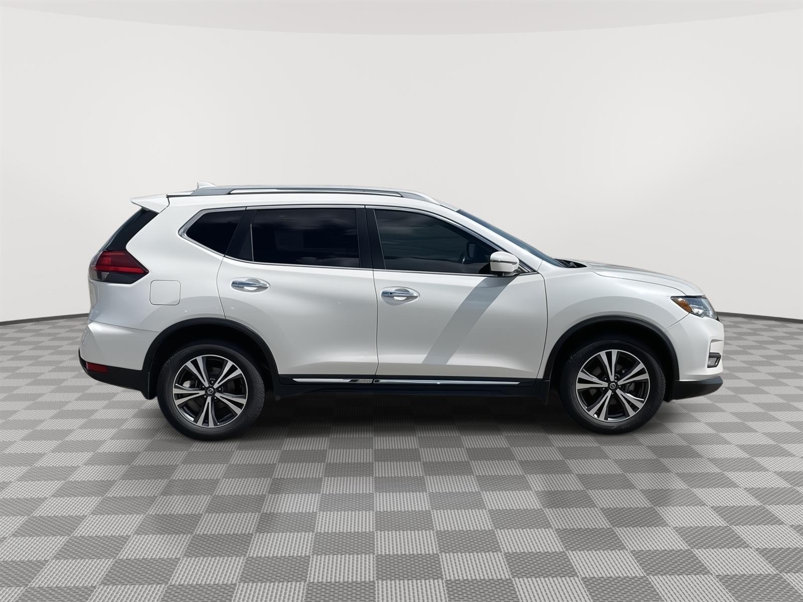 Used 2017 Nissan Rogue SL SUV for sale in Grand Island NE