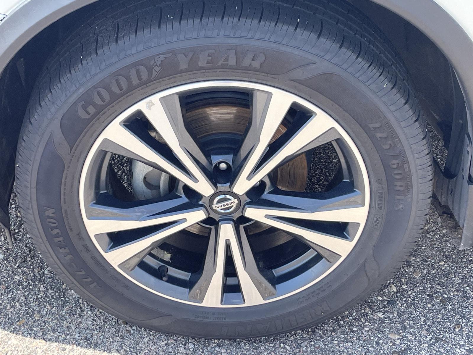 Used 2017 Nissan Rogue SL SUV for sale in Grand Island NE
