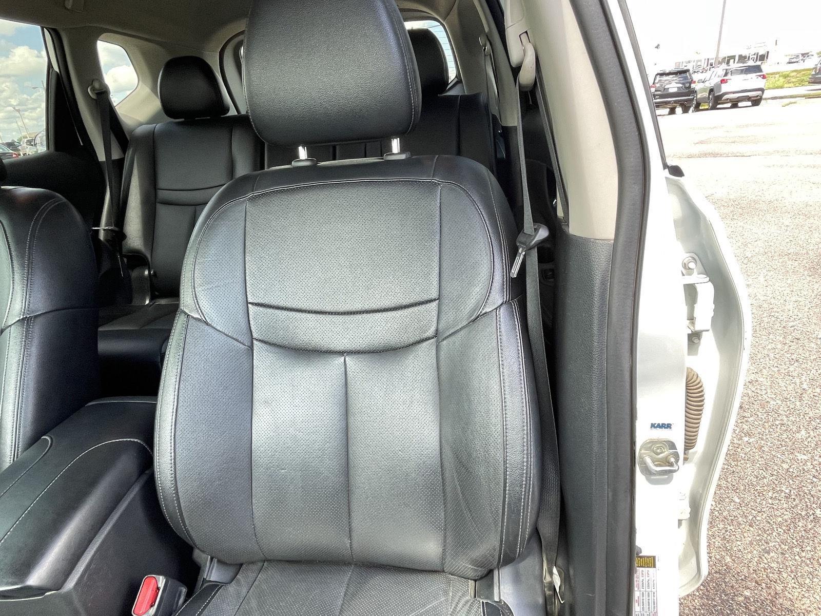 Used 2017 Nissan Rogue SL SUV for sale in Grand Island NE