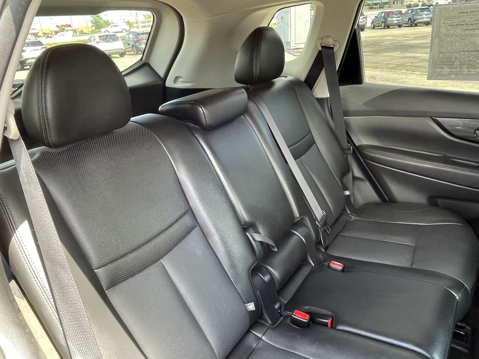 Used 2017 Nissan Rogue SL SUV for sale in Grand Island NE