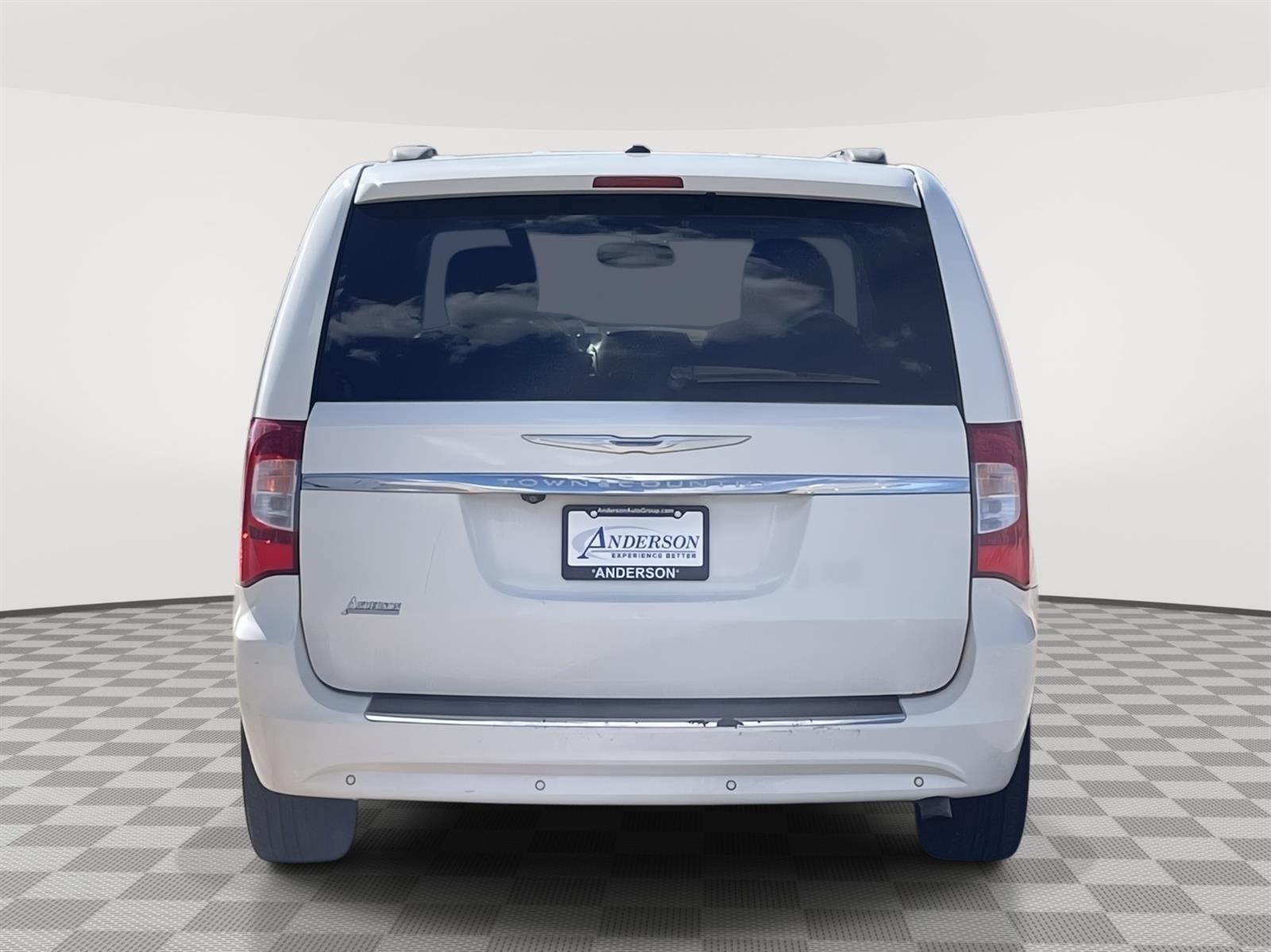 Used 2013 Chrysler Town And Country Touring-L Minivans for sale in Grand Island NE