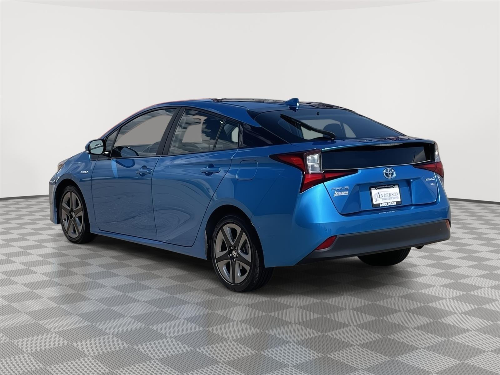 Used 2019 Toyota Prius XLE Hatchback for sale in Grand Island NE