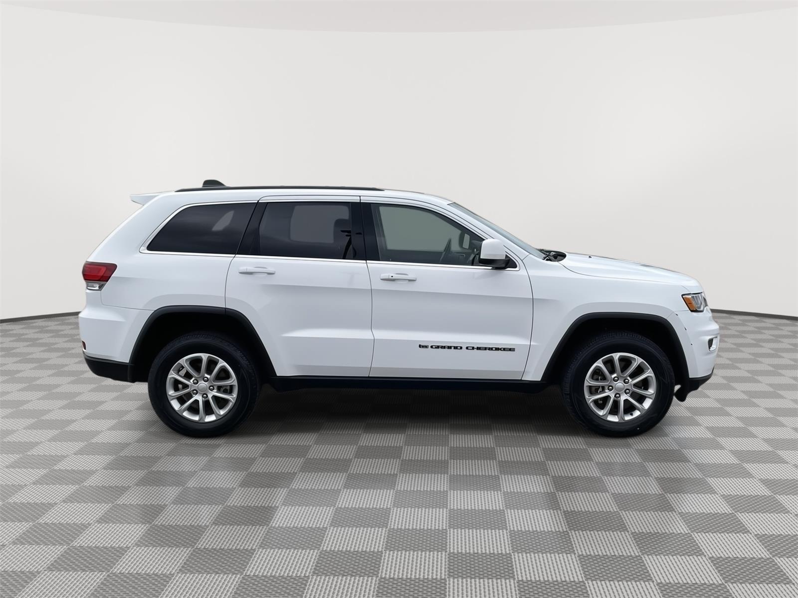 Used 2022 Jeep Grand Cherokee WK Laredo E SUV for sale in Grand Island NE