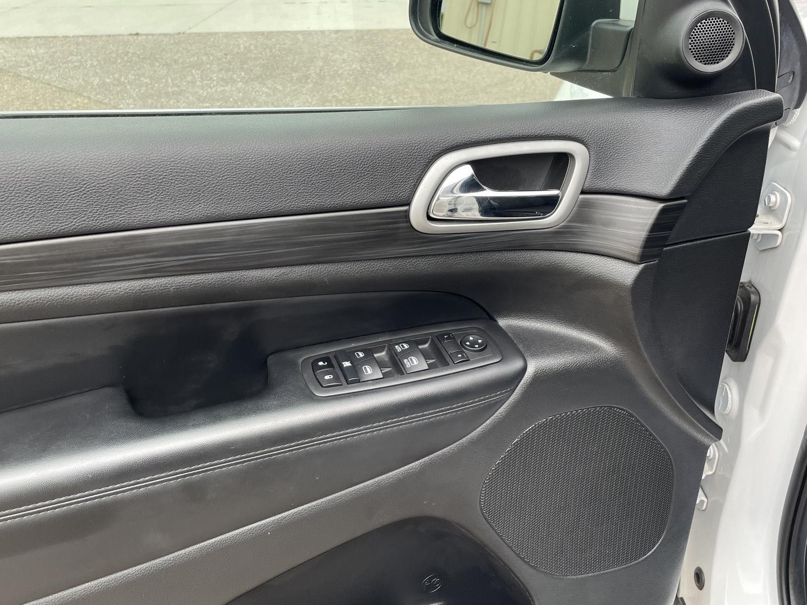 Used 2022 Jeep Grand Cherokee WK Laredo E SUV for sale in Grand Island NE