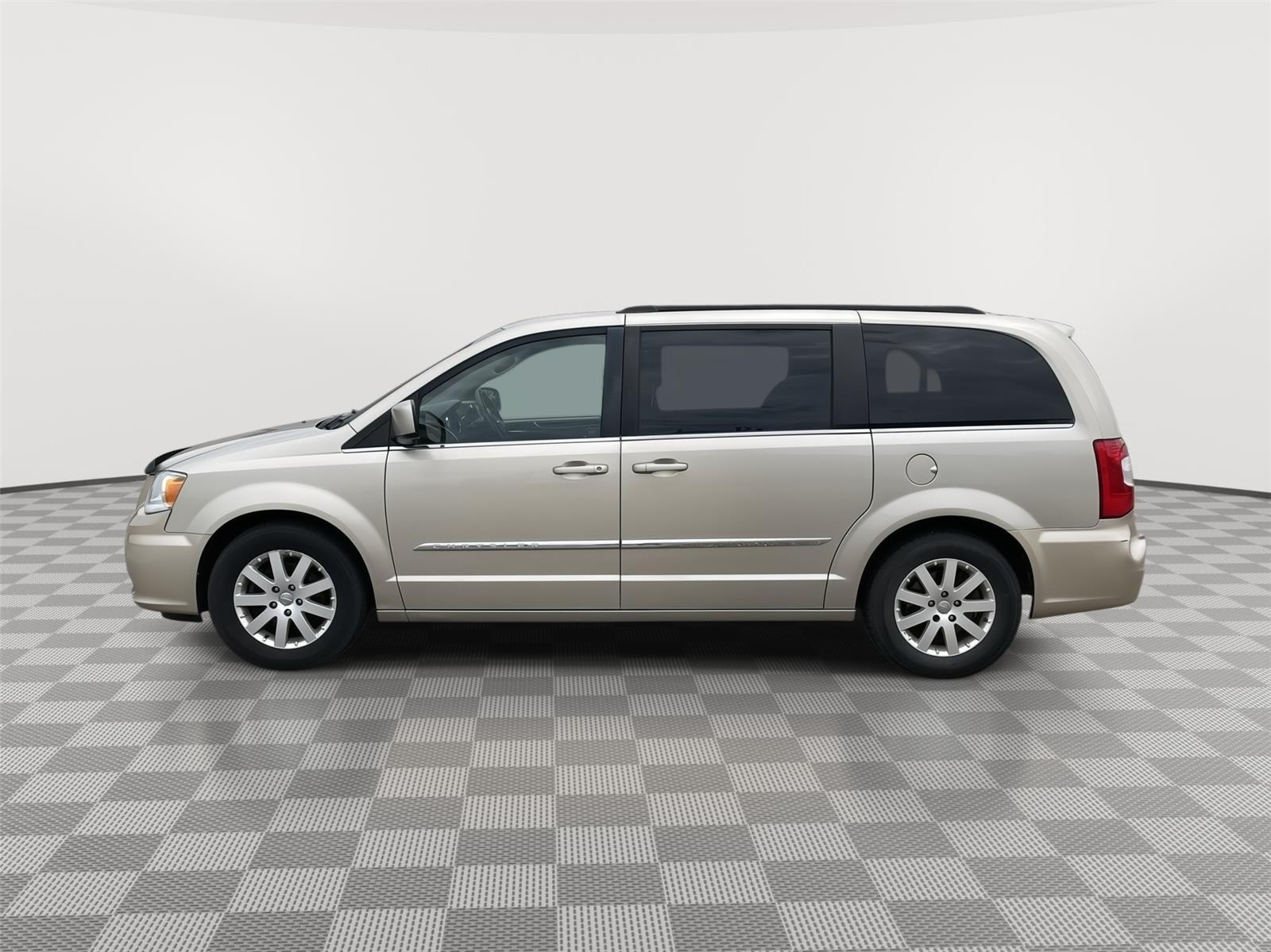 Used 2015 Chrysler Town And Country Touring Minivans for sale in Grand Island NE