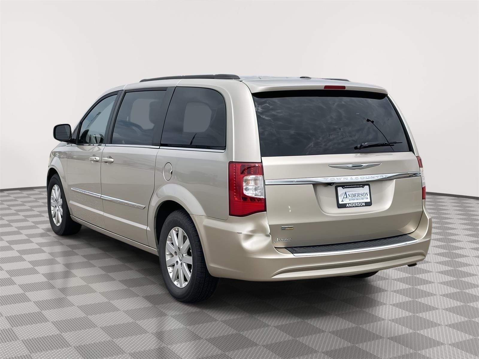 Used 2015 Chrysler Town And Country Touring Minivans for sale in Grand Island NE