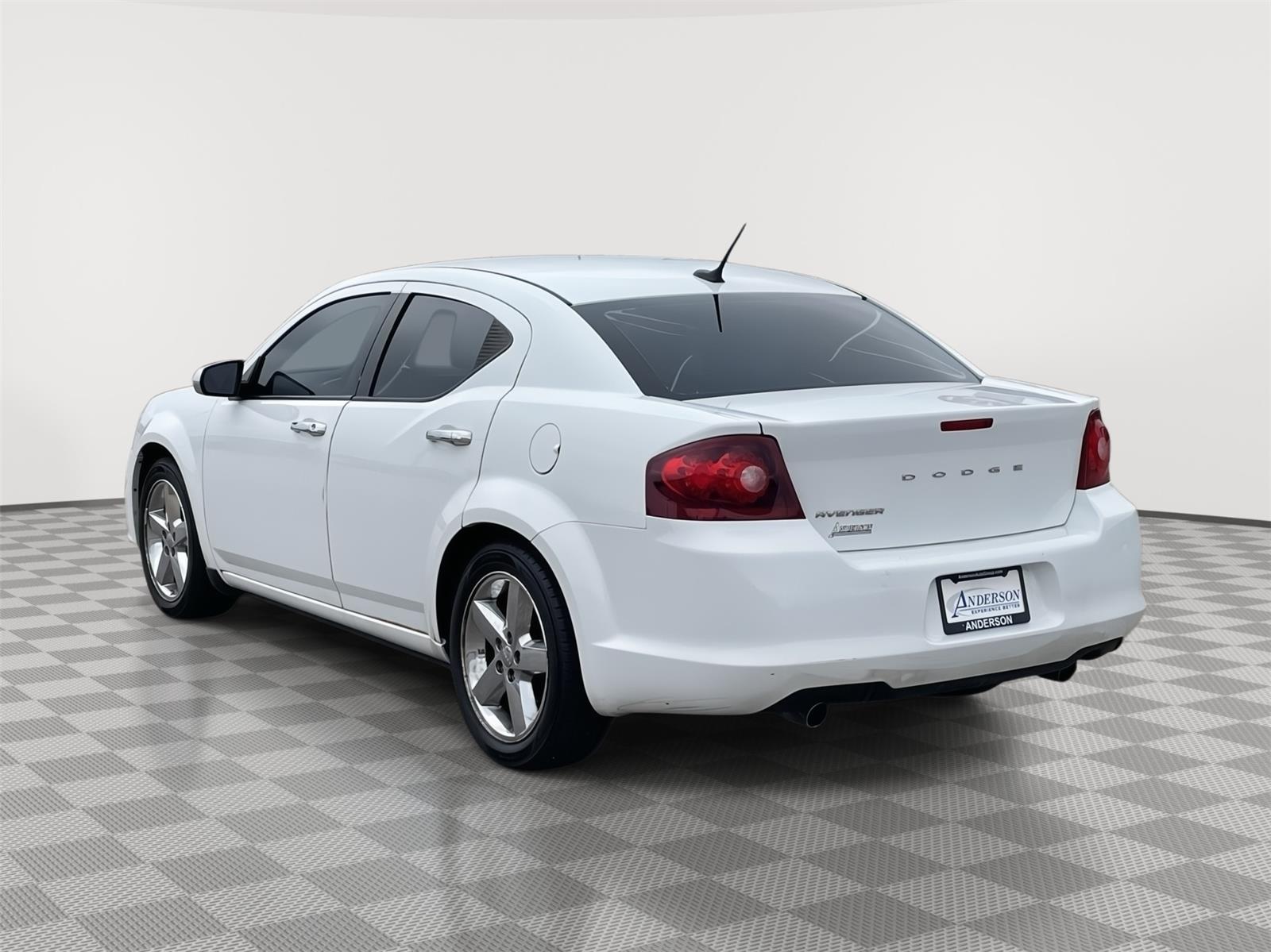 Used 2014 Dodge Avenger SE Sedan for sale in Grand Island NE
