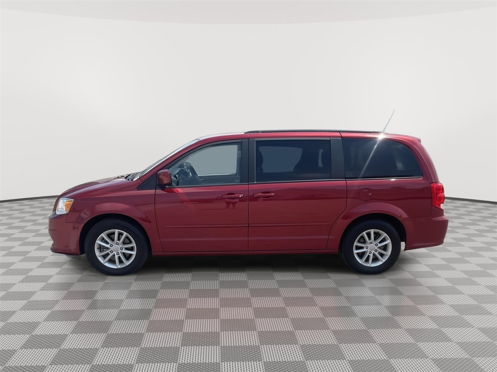 Used 2015 Dodge Grand Caravan SXT Minivans for sale in Grand Island NE
