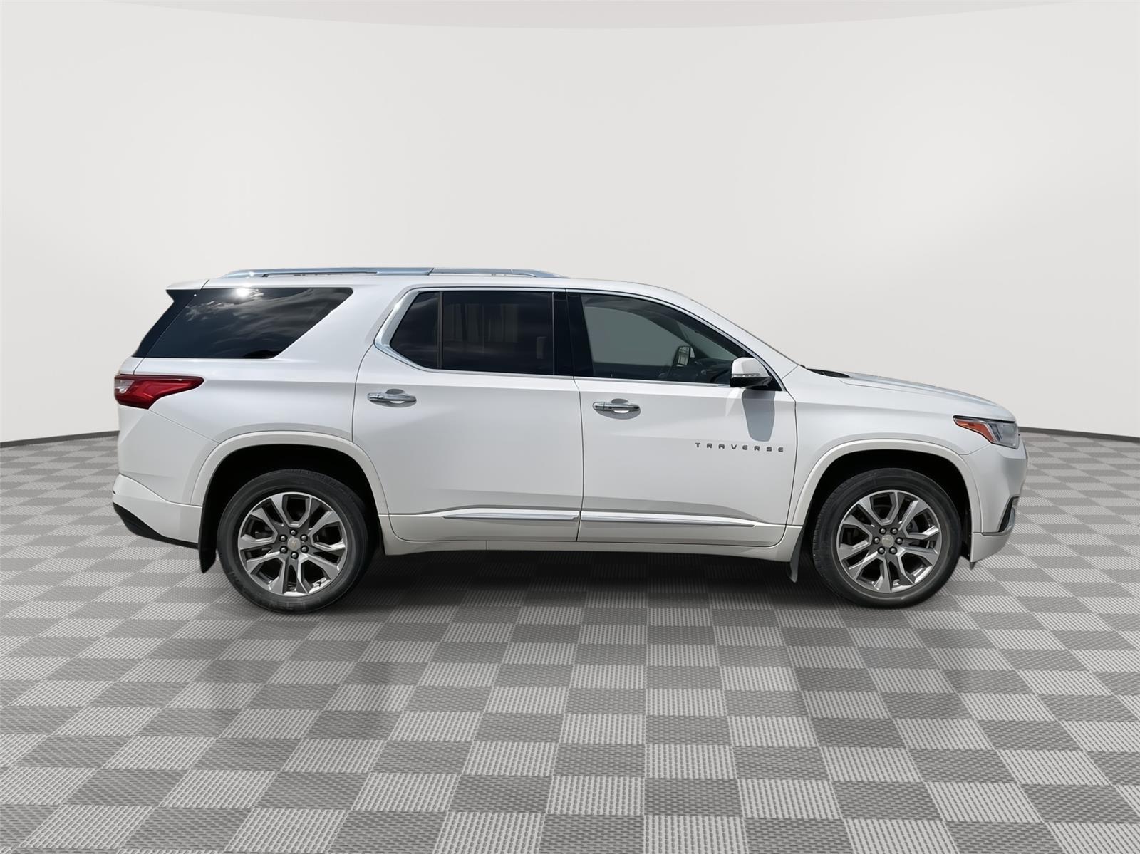 Pre-Owned 2020 Chevrolet Traverse for sale in Grand Island NE