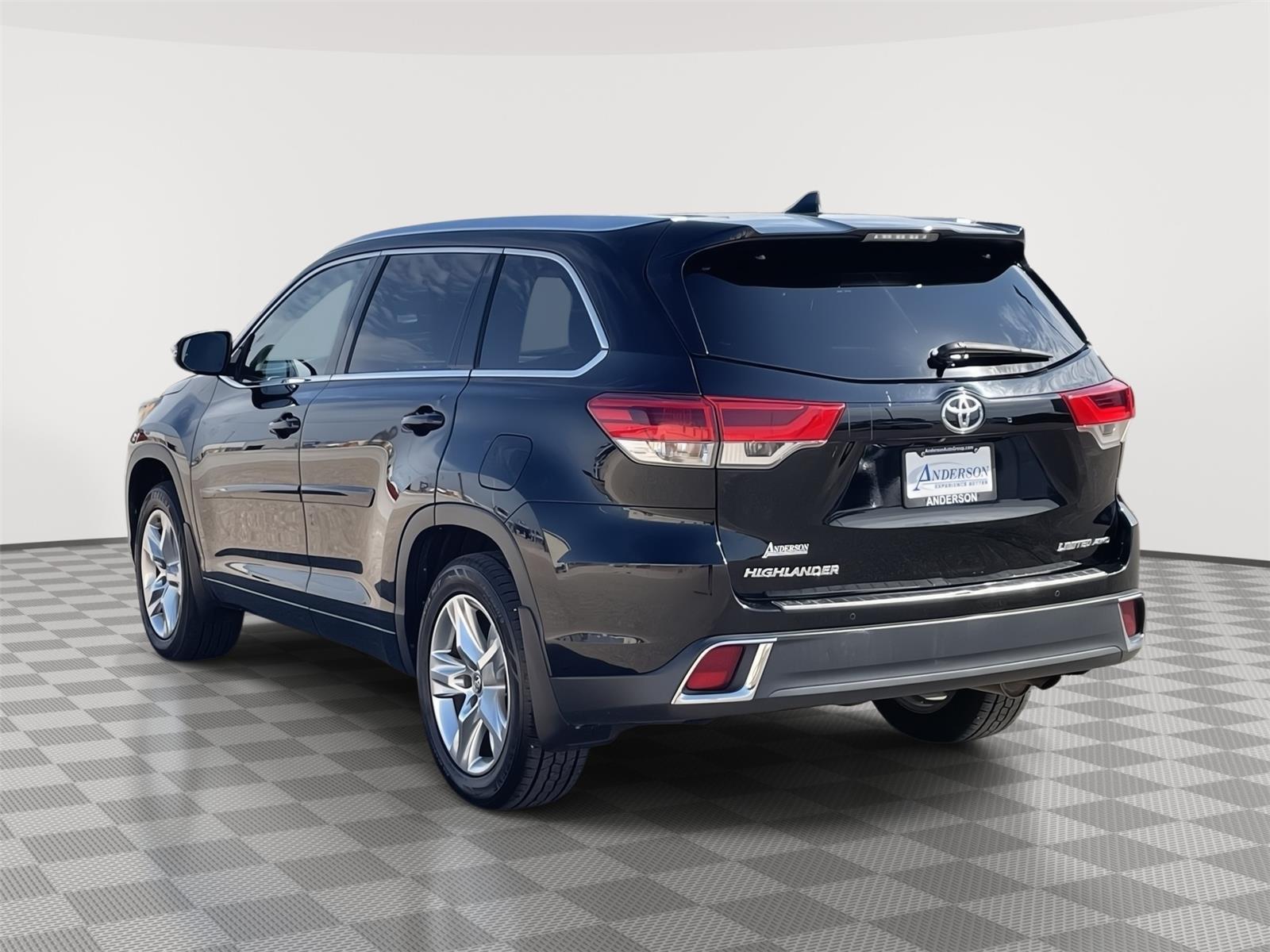 Used 2019 Toyota Highlander for sale in Grand Island NE