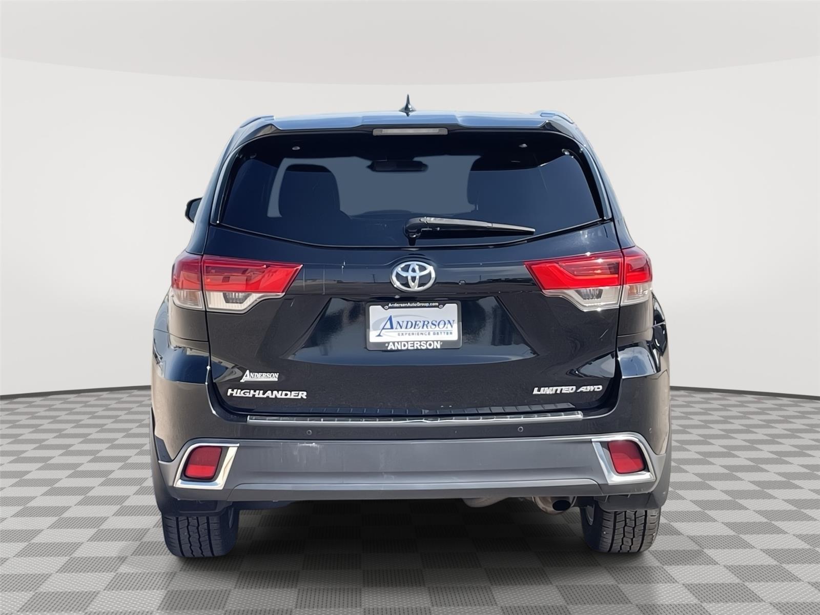 Used 2019 Toyota Highlander for sale in Grand Island NE