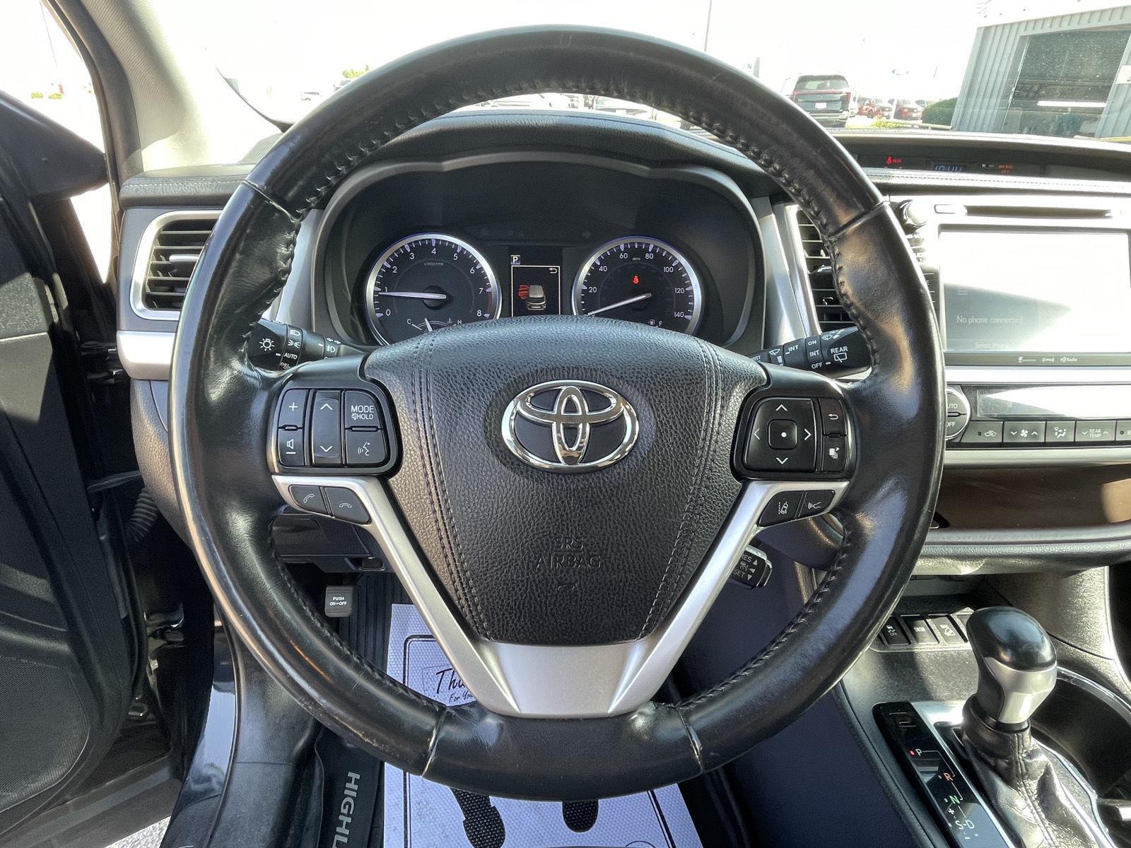 Used 2019 Toyota Highlander for sale in Grand Island NE