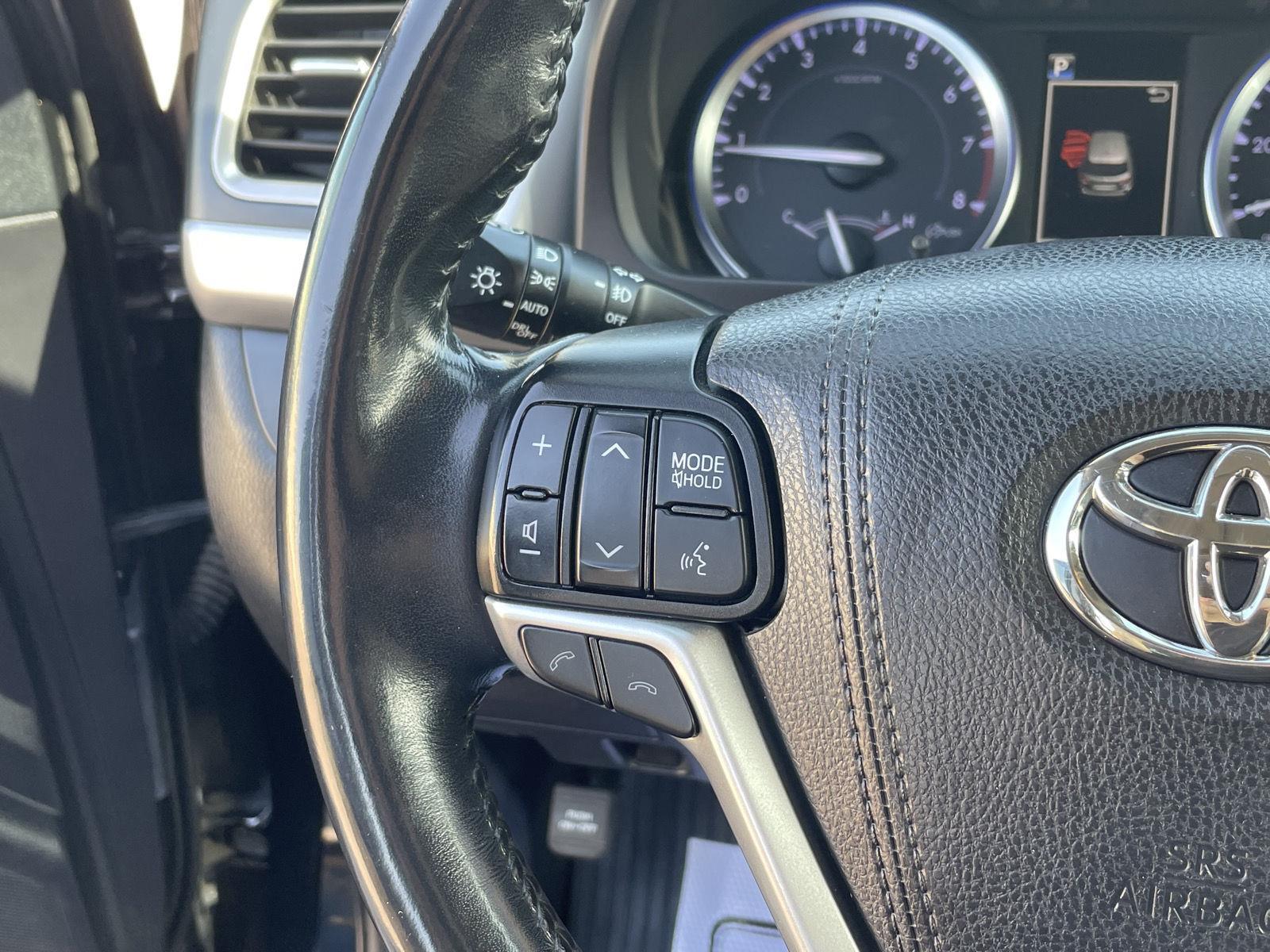 Used 2019 Toyota Highlander for sale in Grand Island NE